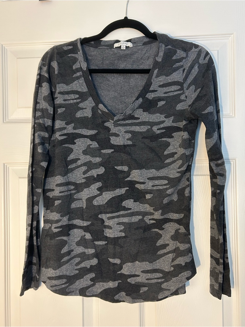 Z Supply Gray Camouflage Long Sleeve V-Neck Top